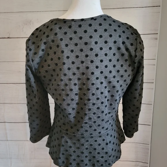 White House Black Market Pka Dot Peplum Blouse - Size Large - Picture 2 of 5